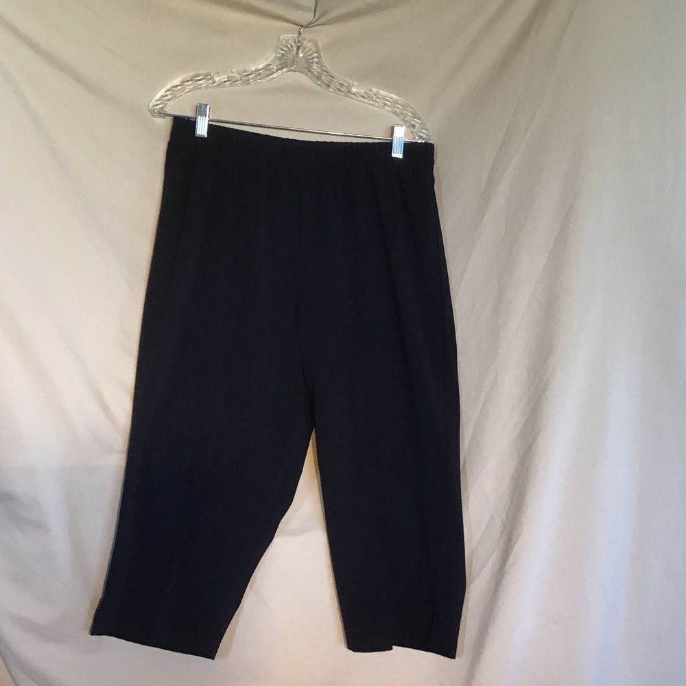 Bon Worth Women's Black Capris